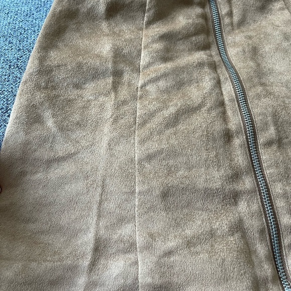 4/$24 🧡 Camel Zip front mini skirt - Picture 4 of 6
